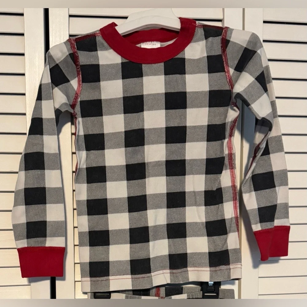 Hanna Andersson Black And White Plaid With Red Trim 5T Pajamas